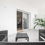 Majamy House Guest house *
