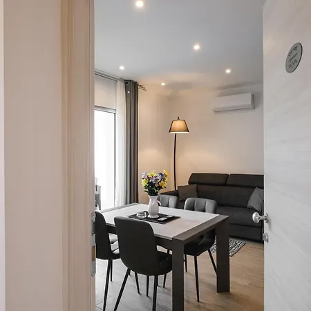 Affittacamere Majamy House *